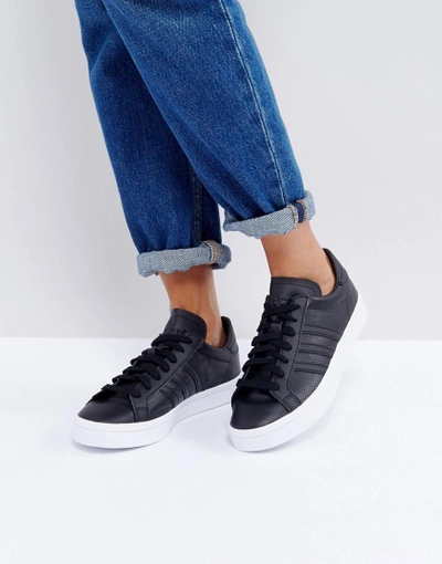Korrespondance couscous overfladisk Adidas Originals Court Vantage Sneakers In Black - Blue | ModeSens