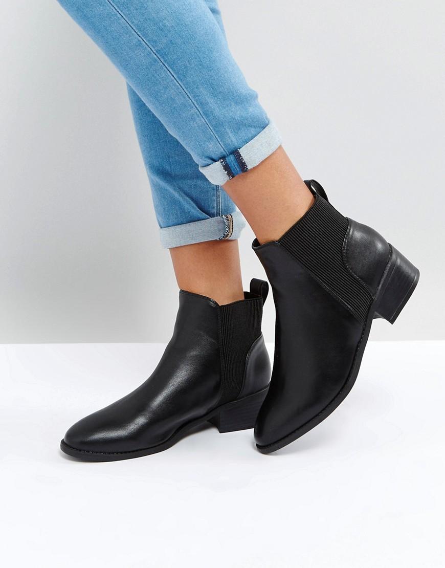 pointed toe flat chelsea boots
