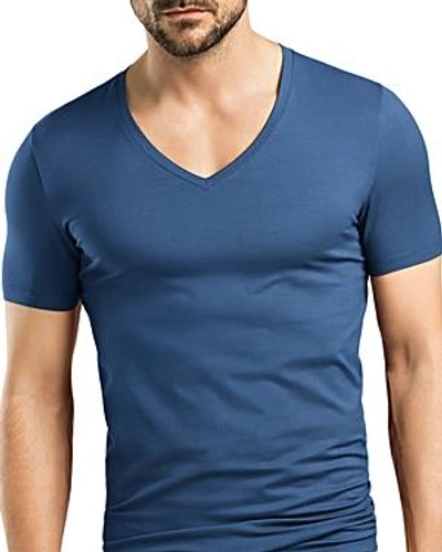 Shop Hanro Stretch Cotton Superior V-neck Short Sleeve Shirt In Ferminate Blue