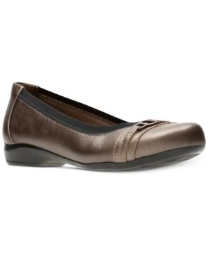 clarks kinzie light flats