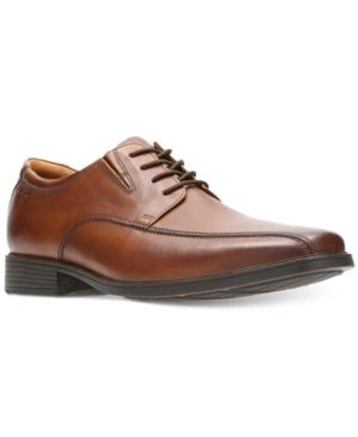 Clarks Men's Whiddon Pace Oxfords In Dark Tan Leather