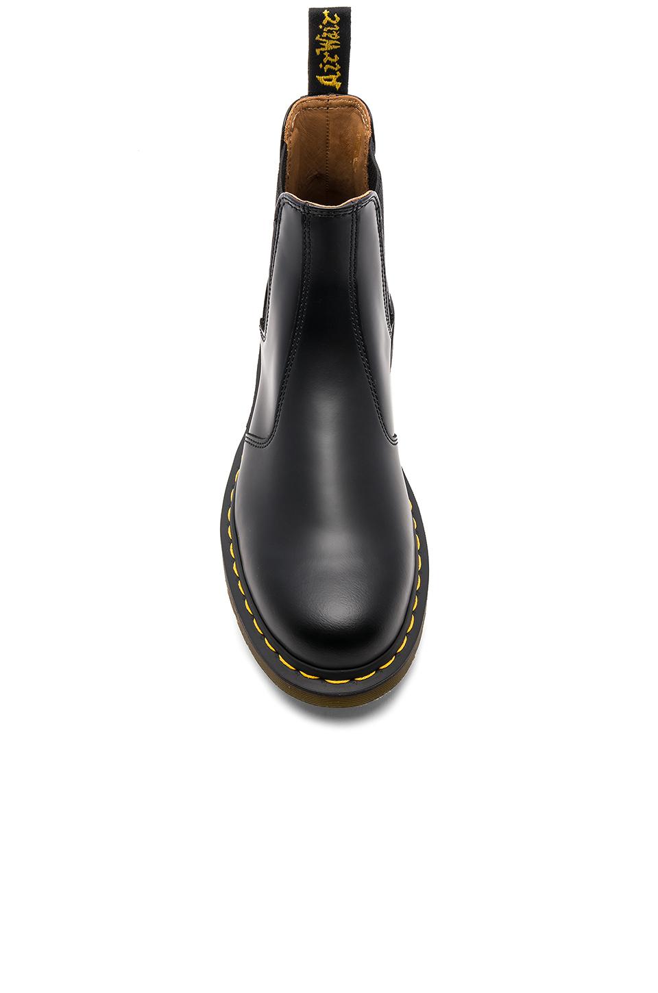 dr martens vegan 2976 chelsea boots in black smooth