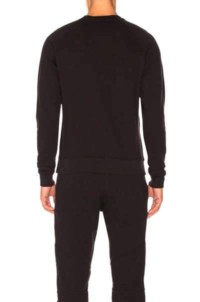 牛角袖圆领运动衫