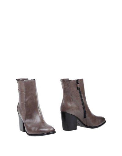 Shop Alberto Fermani Stiefelette In Grey