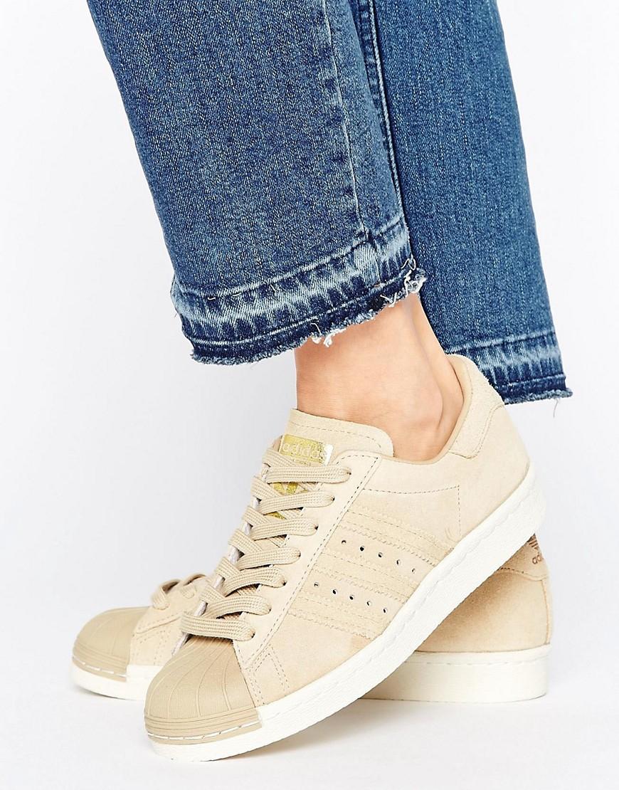 adidas originals superstar 80s trainers in beige bb2227