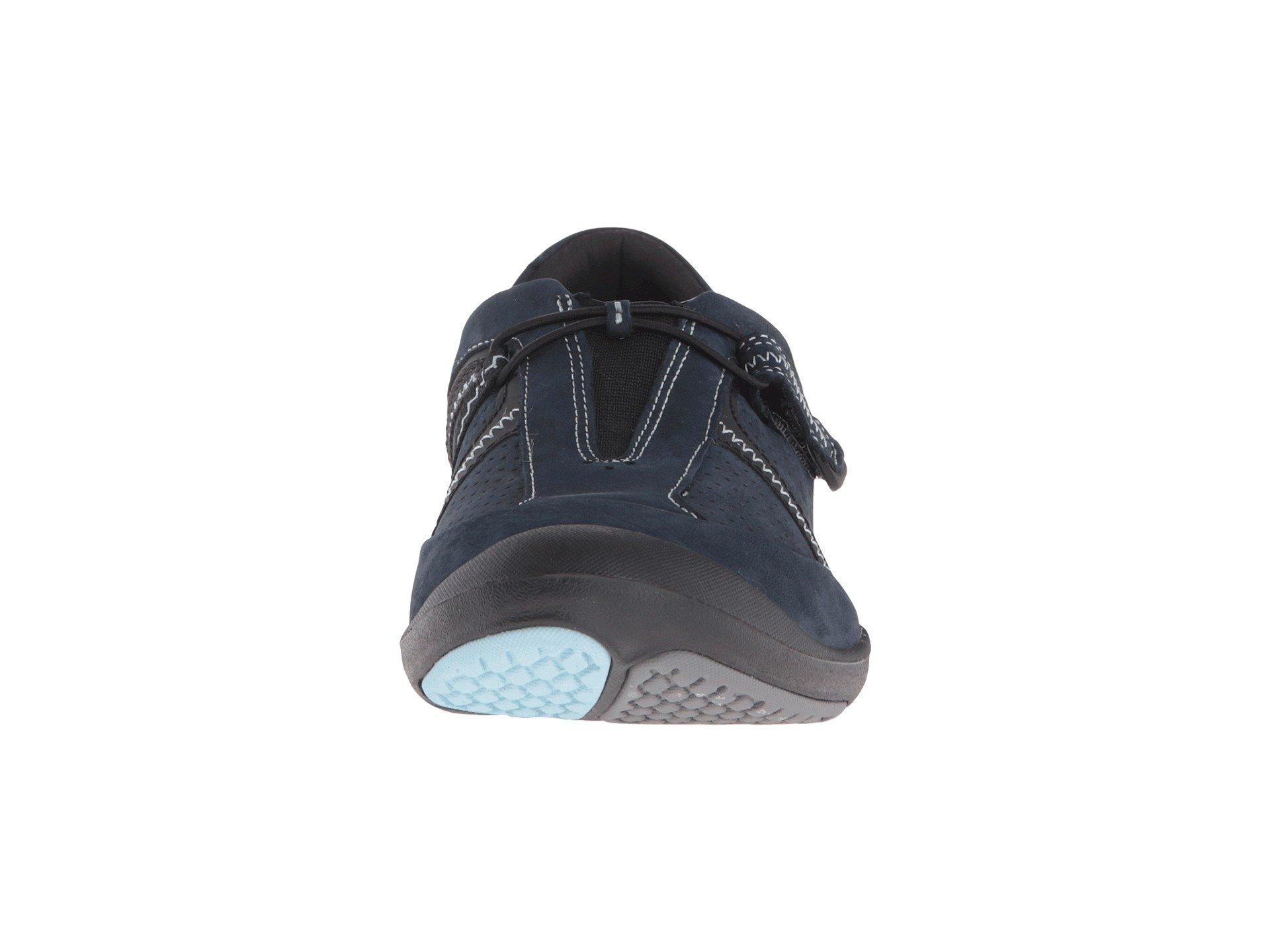 clarks asney slip on