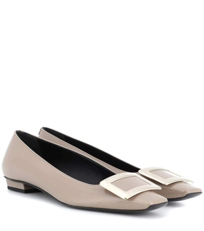 Shop Roger Vivier Belle Vivier Patent Leather Ballerinas In Beige