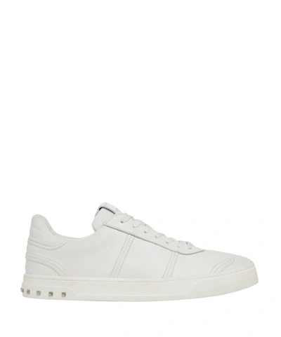 Shop Valentino Fly Crew Leather Sneakers In Bianco