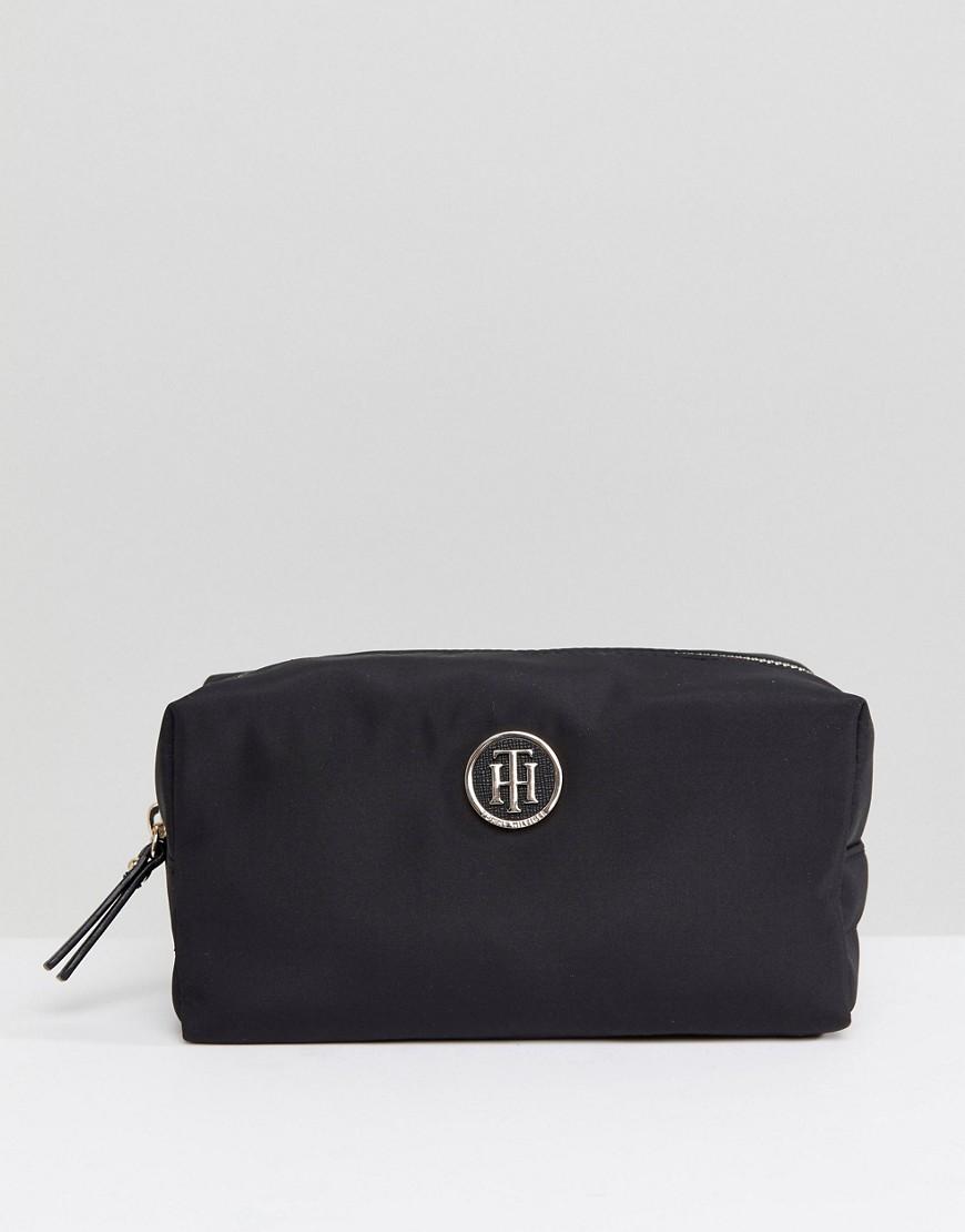 tommy toiletry bag