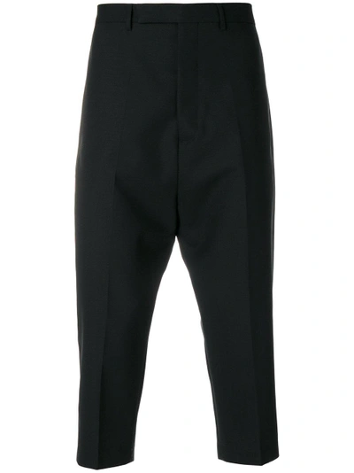 drop-crotch cropped trousers