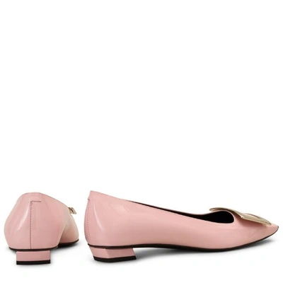 Shop Roger Vivier Belle Vivier Pumps In Patent Leather In Pink