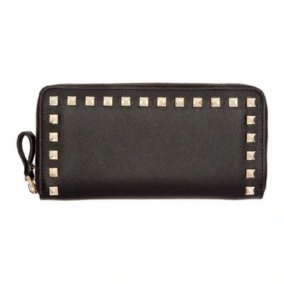 Shop Valentino Black  Garavani Rockstud Zip Wallet In 0no Black