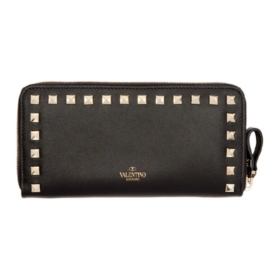 Shop Valentino Black  Garavani Rockstud Zip Wallet In 0no Black