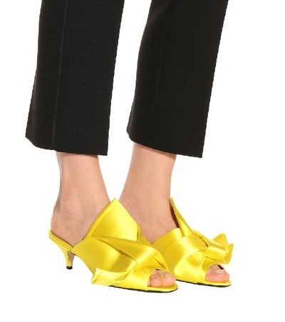 Shop N°21 Ronny Satin Sandals In Yellow