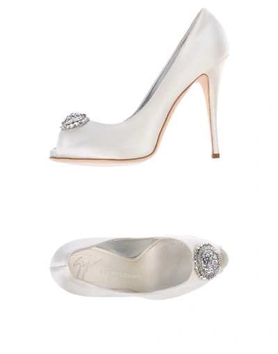 Shop Giuseppe Zanotti Pump In Ivory