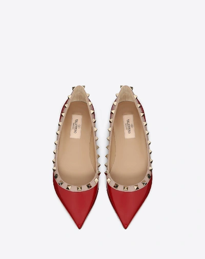Shop Valentino Patent Rockstud Ballet Flat In Poudre