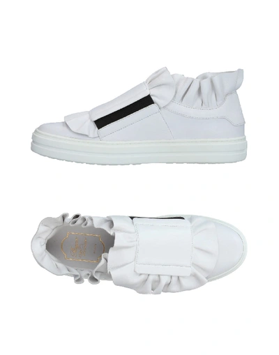 Shop Roger Vivier Woman Sneakers White Size 4 Leather