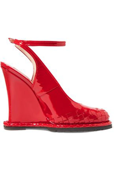 Shop Bottega Veneta Intrecciato Patent-leather Wedge Pumps In Red