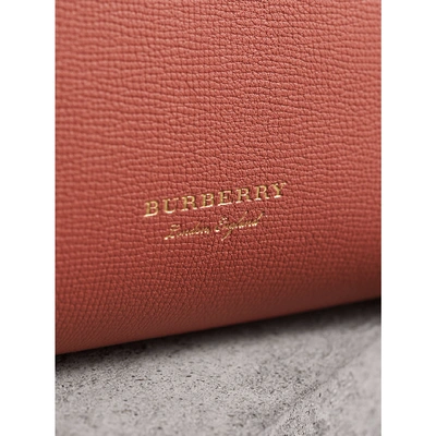 Shop Burberry The Small Banner Aus Leder Und House Check-gewebe In Cinnamon Red