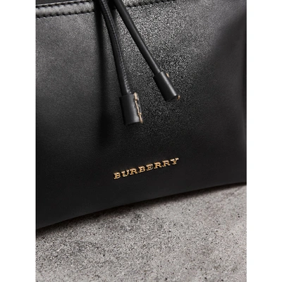 Shop Burberry The Large Rucksack Aus Leder Mit Steppnahtdetail In Black