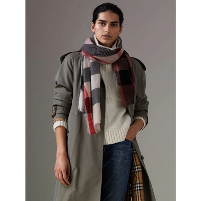 Shop Burberry The Lightweight Cashmere Scarf In Ombré Check In Mauve Pink