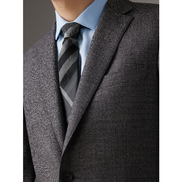 burberry modern cut tie