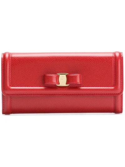 Shop Ferragamo Vara Flap Wallet In Red