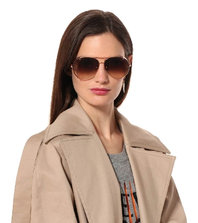 Shop Linda Farrow 729 C7 Aviator Sunglasses In Gold