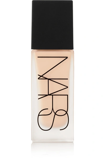 Shop Nars All Day Luminous Weightless Foundation - Mont Blanc, 30ml In Neutral