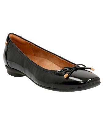 clarks unstructured flats