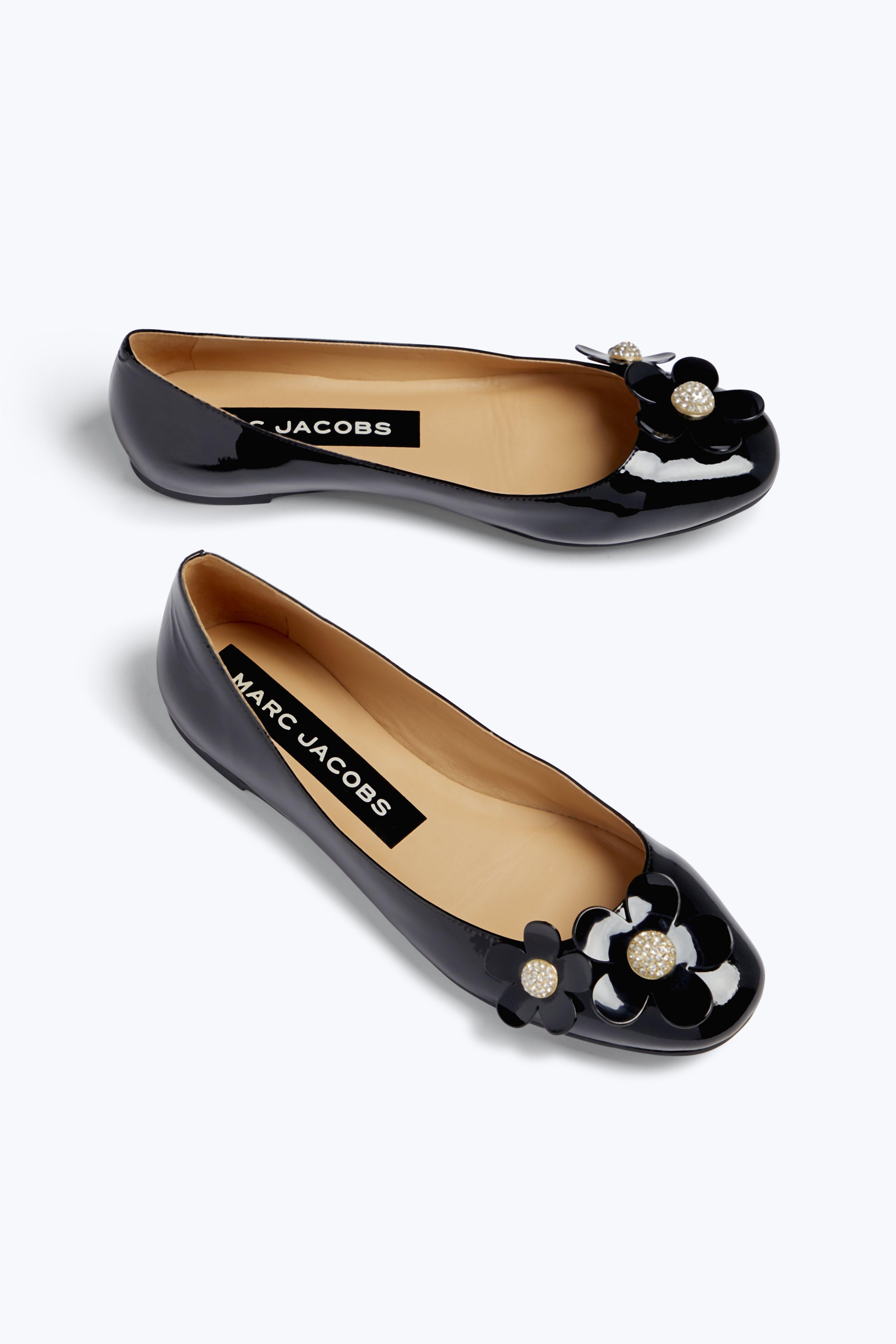 Marc Jacobs Daisy Patent Leather Ballet Flats In Black | ModeSens