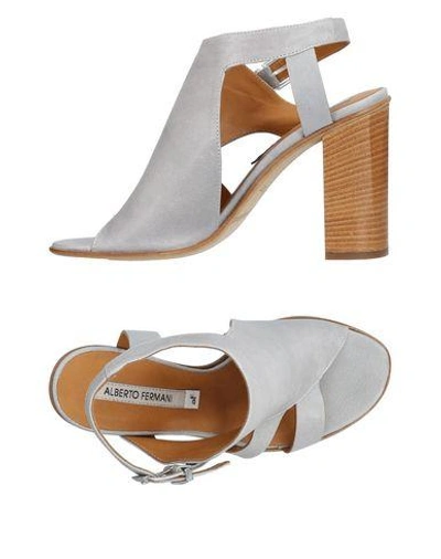 Shop Alberto Fermani Sandalen In Grey