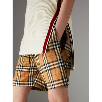 Shop Burberry Shorts Im Vintage Check-design Mit Tunnelzug In Antique Yellow