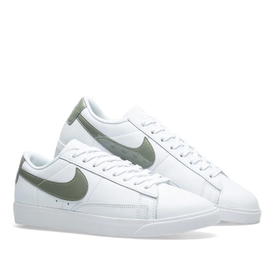 Shop Nike Blazer Low Le W In White