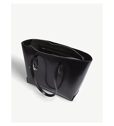 Shop Vivienne Westwood Sarah Leather Tote In Black