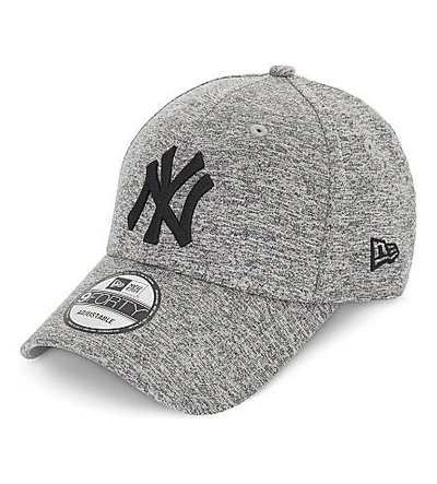 Shop New Era 9forty New York Yankees Strapback Cap In Grey