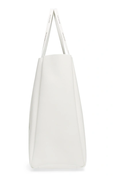 Shop Balenciaga Medium Everyday Calfskin Tote In Blanc/ Black