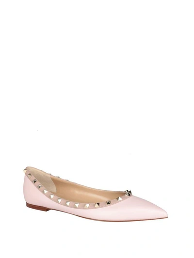 Shop Valentino Rockstud Leather Flats In Rosa