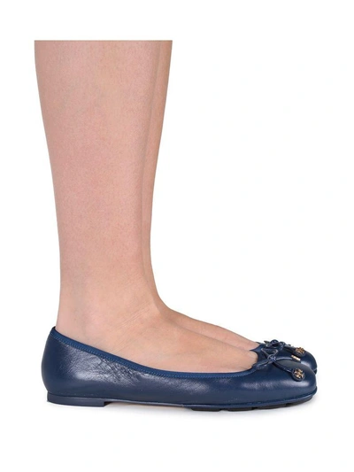 Shop Tory Burch Laila Leather Ballet Flats In Blu