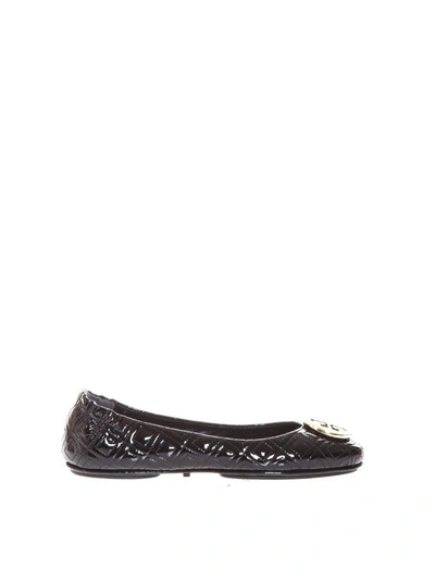 Shop Tory Burch Minnie Travel Ballet Flat In Quilted Leather In Black-gold
