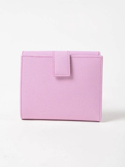 Shop Ferragamo Gancino Clip Wallet In Rhododendron