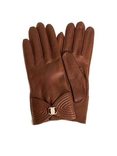 Shop Ferragamo Leather Gloves In Tabacco