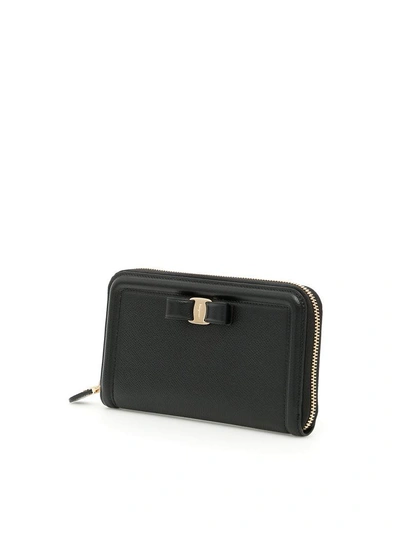 Shop Ferragamo Vara Organizer Wallet In Neronero