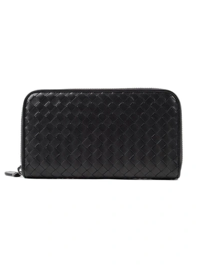 Shop Bottega Veneta Woven Zipped Wallet In Nero