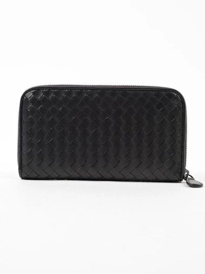 Shop Bottega Veneta Woven Zipped Wallet In Nero