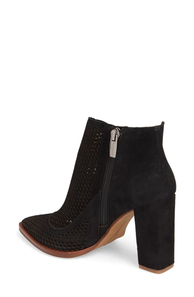 Levesna bootie deals vince camuto