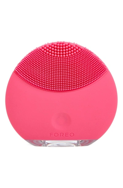 Shop Foreo Luna™ Mini Compact Facial Cleansing Device In Magenta