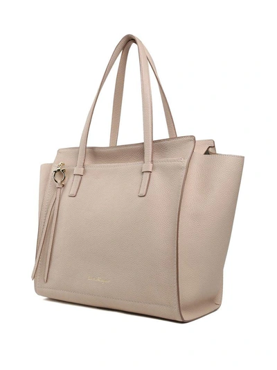 Shop Ferragamo Amy Large Pebbled-leather Tote In New Bisque