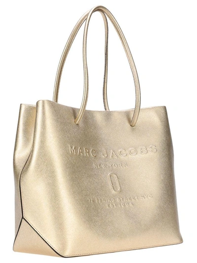 Shop Marc Jacobs Ew Tote In Gold