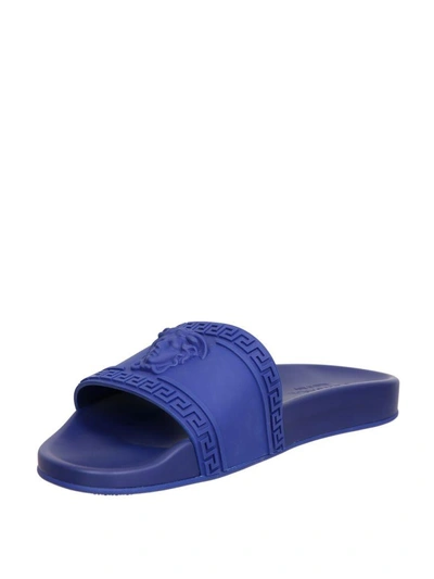 Shop Versace Medusa Pool Slides In Blu